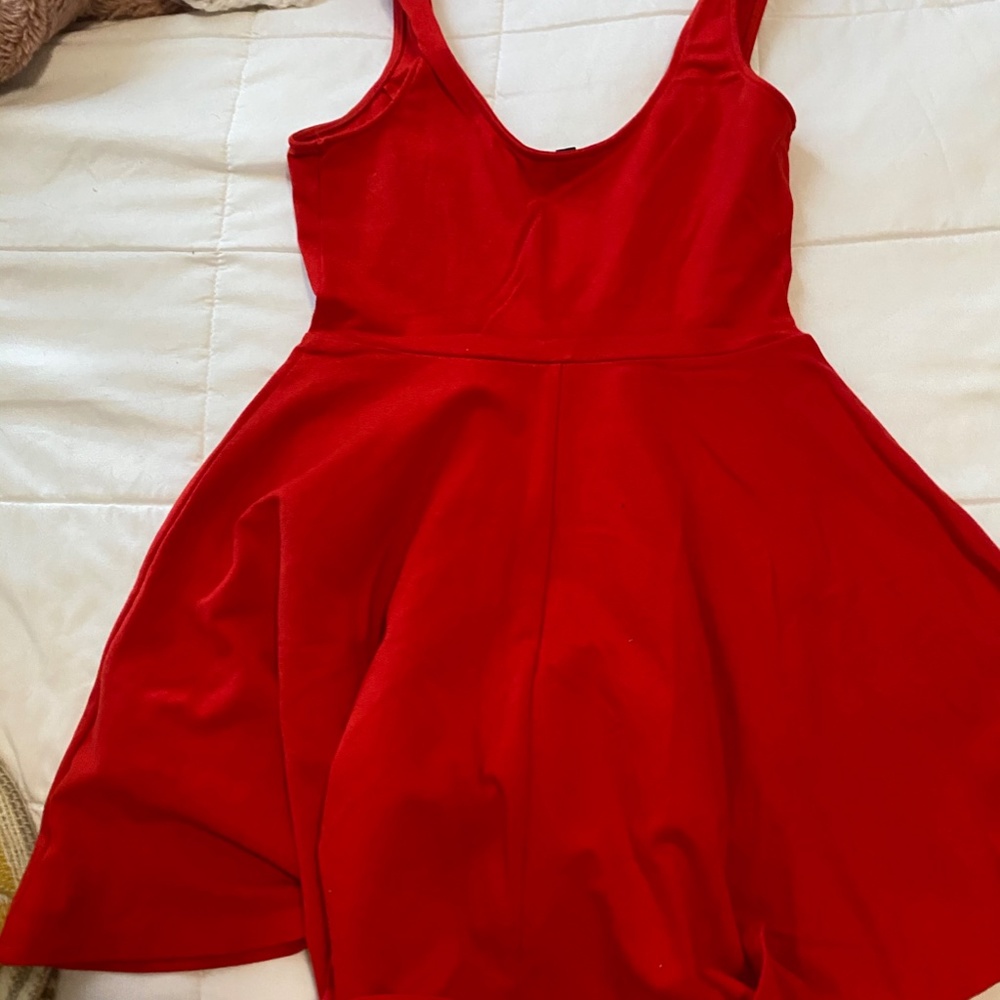 Red dress - Picture 2 of 2